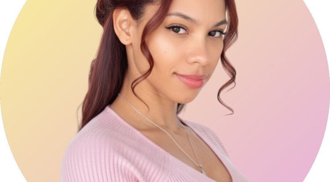 Mujer con peinado elegante en NaravyP, Buenos Aires, Ciudad Autónoma De Buenos Aires, AR.