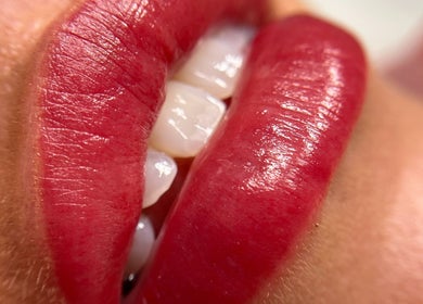 Close-up of vibrant red lips at SkyBeauty Valencia, València, Comunidad Valenciana, ES.