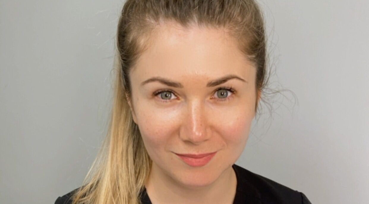 Smiling woman at SkyBeauty Valencia, València, Comunidad Valenciana, ES.