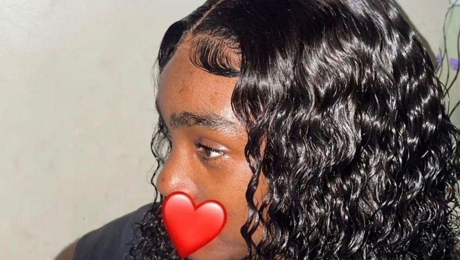 Glamorous wavy hairstyle at Trendsetta_HouseofHair, Portsmouth, Saint John Parish, DM.