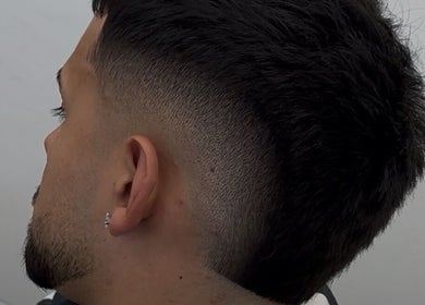 Corte de cabello degradado en IMCHAIRSTUDIO, Maldonado, Departamento De Maldonado, UY.