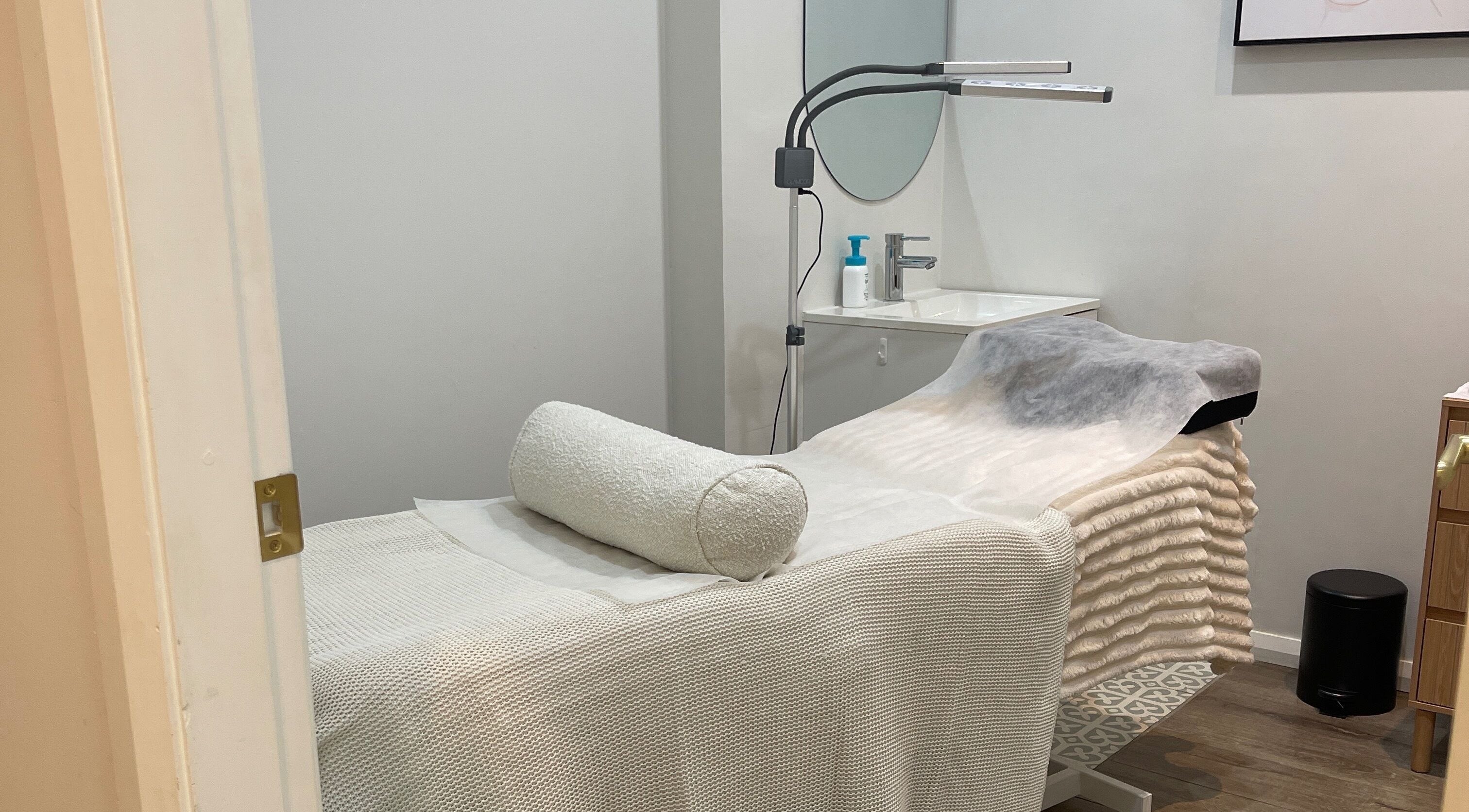 Relaxing treatment room at Sydney Lashess by Nicky, Manly, New South Wales, AU. Clean and inviting space.