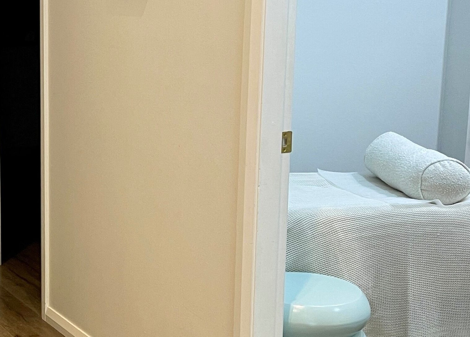 Tranquil treatment room at Sydney Lashess by Nicky, Manly, New South Wales, AU.