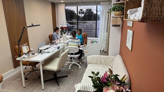 Essence Nails Studio