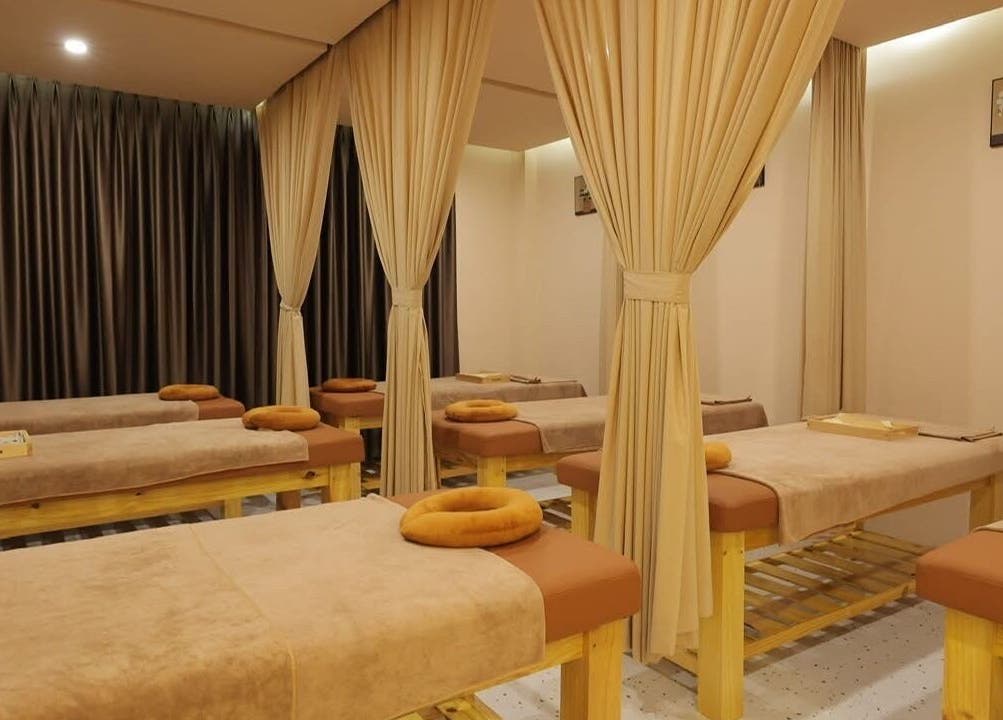 Relaxing massage beds at Léna Spa, Phu Quoc, Kiên Giang, VN, offering tranquil wellness experiences.