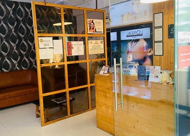 Cozy reception at Shaakya Spa & Salon in Bengaluru, Karnataka, IN with stylish decor and relaxed seating.