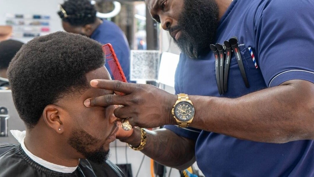 Master barber provides precise haircut at Flawlesscuts, Oshawa, Ontario, CA.