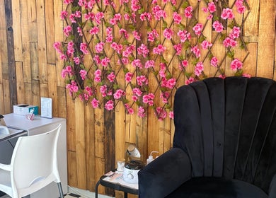 Chic beauty station at Graceful Glow Beauty, Vanderbijlpark, Gauteng, ZA with floral decor and plush seating.