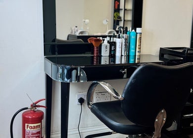 Estação de beleza moderna no Brasil Fashion and Beauty, Londres, Inglaterra, GB, pronta para serviços de estética.