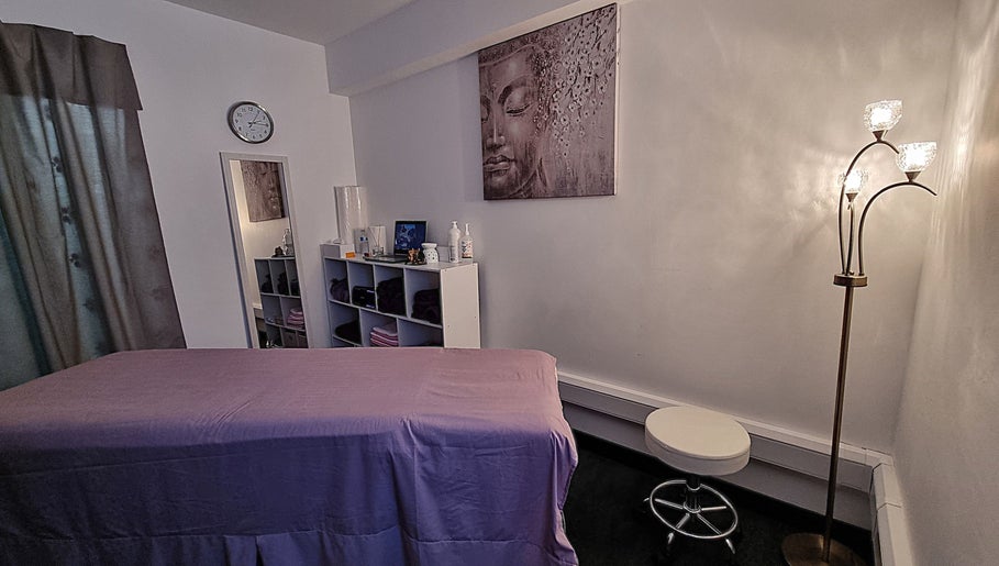 Massage room at Professional Massage Therapist Edinburgh – Oleh Miroshnychenko, Edinburgh, Scotland, GB.