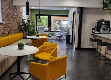 Relaxing seating area at Professional Massage Therapist Edinburgh – Oleh Miroshnychenko, Edinburgh, Scotland, GB.