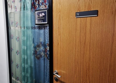 Entrance to Professional Massage Therapist Edinburgh – Oleh Miroshnychenko, Edinburgh, Scotland, GB.