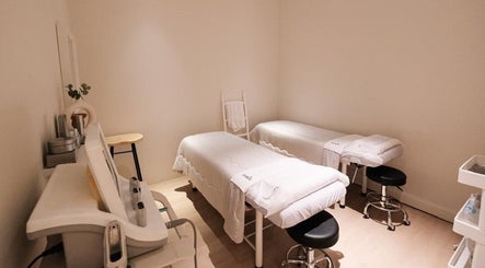 Spacious treatment room at Babor Beauty Maison in Petaling Jaya, Selangor, MY featuring modern massage beds.