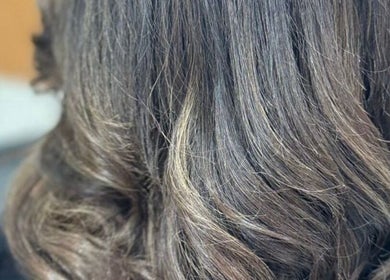 Beautiful curled hairstyle at Five Seconds Salon - King Abdulaziz, Riyadh, Riyadh Province, SA.