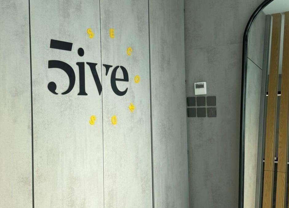 Elegant interior of Five Seconds Salon - King Abdulaziz, Riyadh.