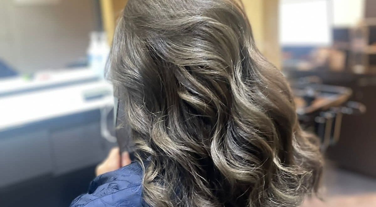 Luxurious wavy hairstyle at Five Seconds Salon - Al Raed, Riyadh, Riyadh Province, SA. Premium hair care service.