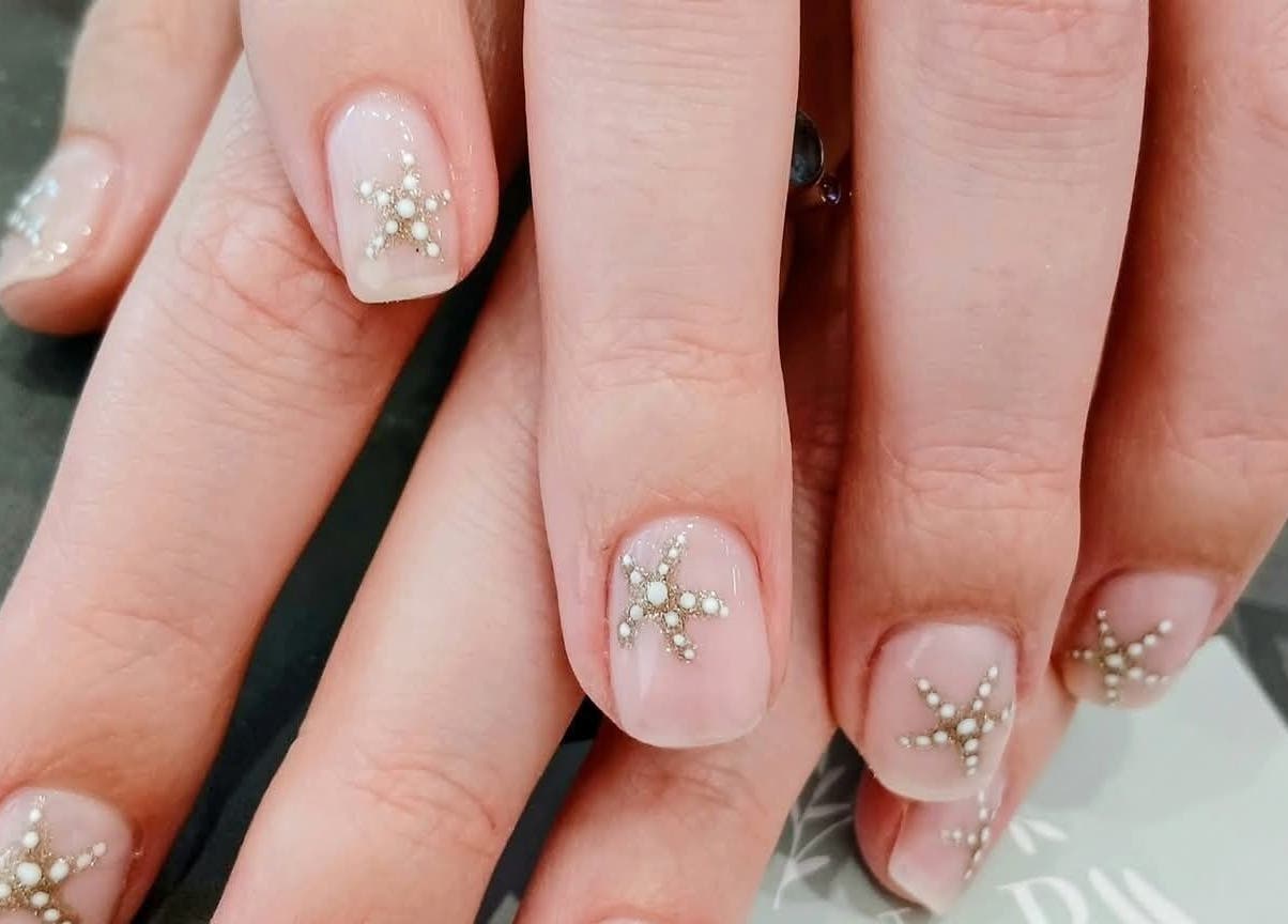 Móng tay họa tiết ngôi sao nổi bật tại N&P Nails, Bury St Edmunds, England, GB.