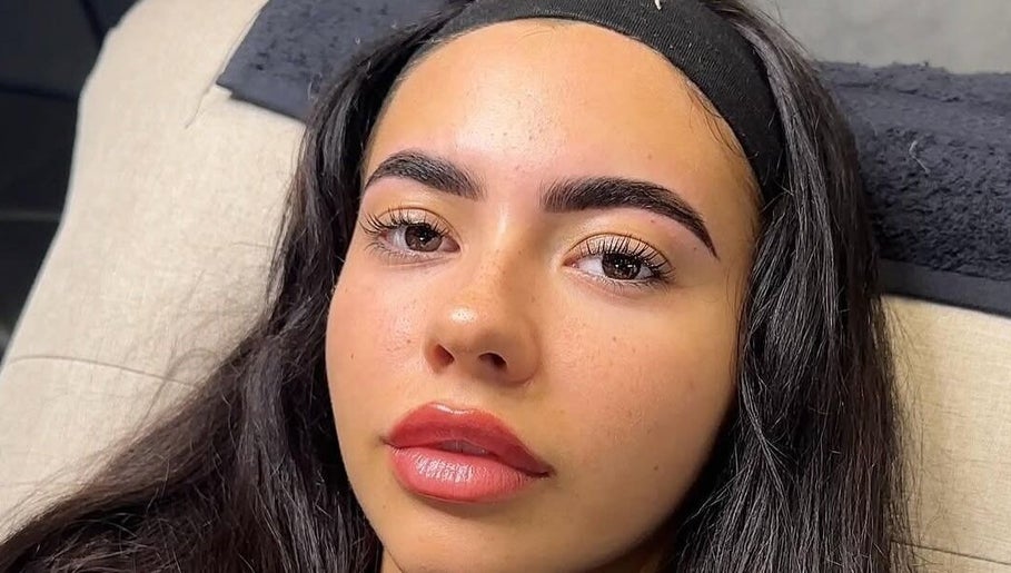 Perfectly groomed eyebrows at By Brow Hunnies in Dubai, Dubai, AE for a polished look.