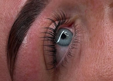 Close-up of styled lashes showcasing beauty treatment by Brow Hunnies, Dubai, Dubai, AE.
