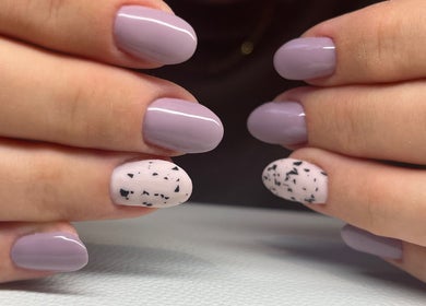 Stylowe paznokcie z pastelowym wzorem z Marakuja_nails by Aleksandra, Stanmore, England, GB.