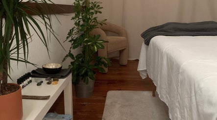 Calming room at Loom massage studio - Príncipe Real, Lisbon offering relaxation in Lisboa, Lisboa, PT.