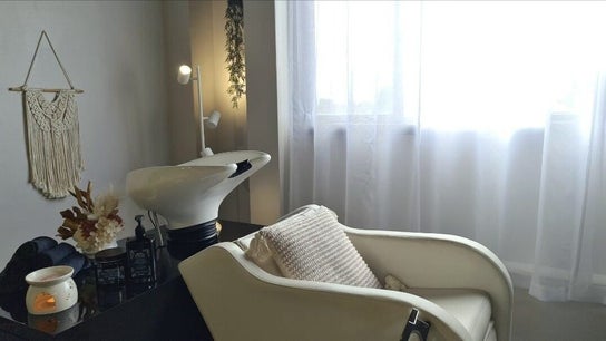 Home Salon by Laurine Durand
