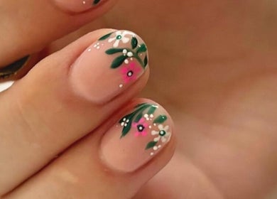 Floral nail design at Buhle's mobile beauty & nail contour, Brakpan, Gauteng, ZA.