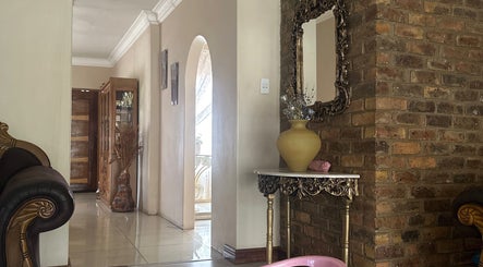 Elegant El Roi Nails interior with ornate decor in Vereeniging, Gauteng, ZA.