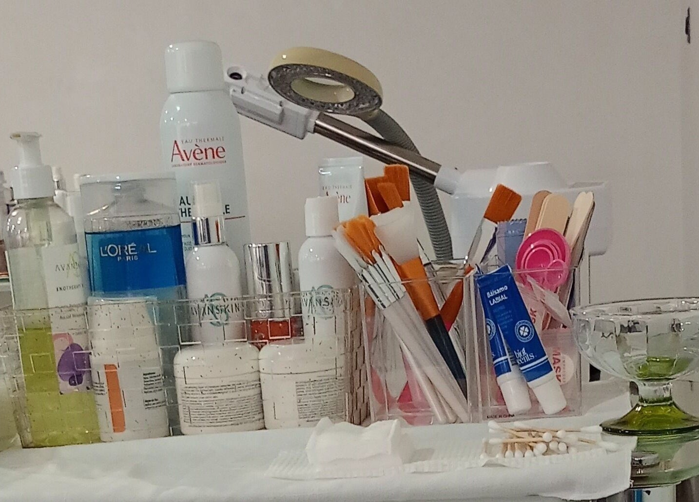 Productos de belleza en Atelier, belleza consciente en Tijuana, Baja California, MX. Espacio cuidado y profesional.