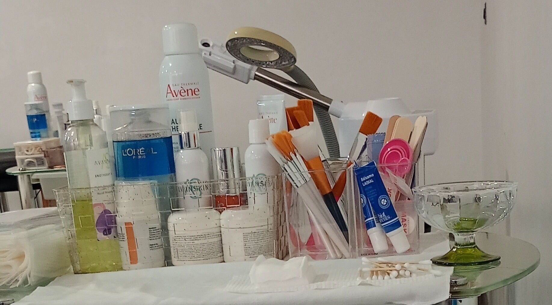 Productos de belleza en Atelier, belleza consciente en Tijuana, Baja California, MX. Espacio cuidado y profesional.