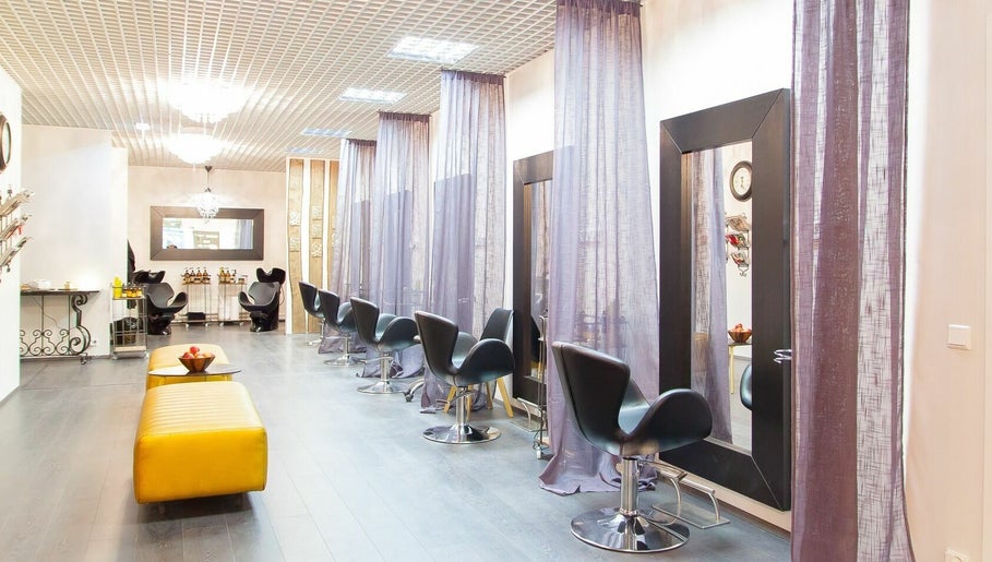 5th Floor Beauty Salon – obraz 1