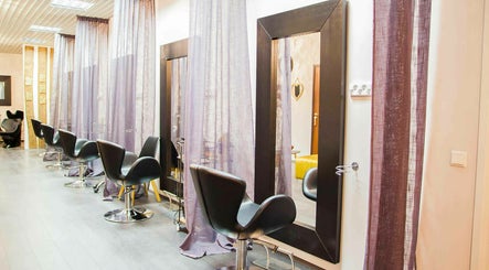 5th Floor Beauty Salon – obraz 3