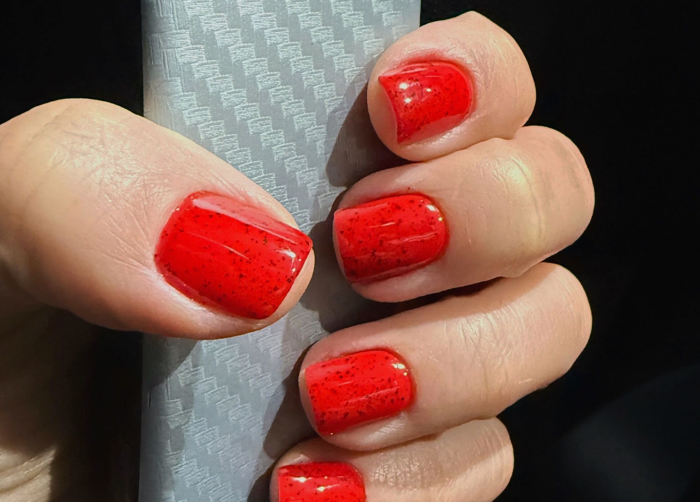 Красивый яркий маникюр в Eyelashes Clonmel by Elena, Clonmel, County Tipperary, IE.