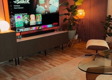 Cozy lounge area at Girlh0od, Québec, Québec, CA with modern decor and warm lighting.