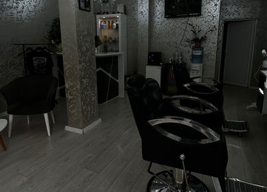 Изискан интериор на Barbershop Solakov, Стара Загора, Стара Загора, BG с модерен дизайн и удобни кресла.