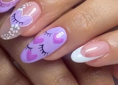 Uñas decoradas en tonos pastel y corazones en Johana solorzano, Pereira, Risaralda, CO.