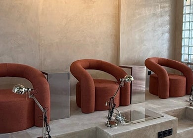 Stylish seating at Mier Nails Salon, Bali, Bali, ID. Modern design enhances nail care experience.
