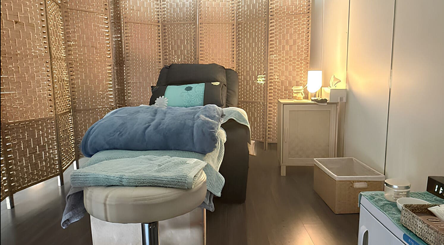 Relaxing massage room at Losca, Foot & Body Massage, Shepparton, Victoria, AU, with a cozy treatment bed.