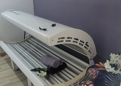 Relaxing sunbed at FIZZ... Hair, Nail & Beauty Salon, Jeffreys Bay, Eastern Cape, ZA, perfect for a glowing tan.