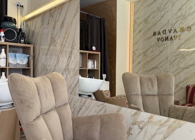 Модерен салон с удобни кресла в Beauty Club by Chavdar Ivanov, Варна, Варна, BG.