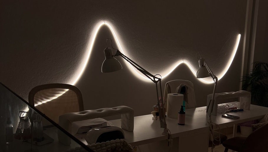 Modern manicure station with glowing LED lights at Cátia Lima Beauty, Montijo, Setúbal, PT.