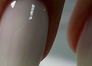 Close-up of glossy nails, expertly manicured at Cátia Lima Beauty, Montijo, Setúbal, PT.