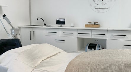 Elegant treatment room at Mocha Aesthetics Clinic in Johannesburg, Gauteng, ZA featuring modern equipment and design.