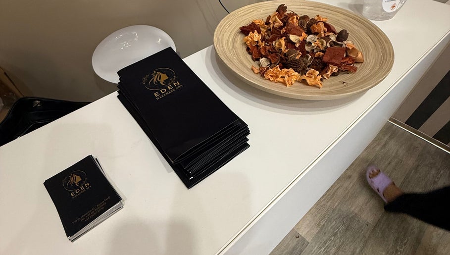 Brochure e decorazioni al Eden Wellness SPA, roma, roma, IT.