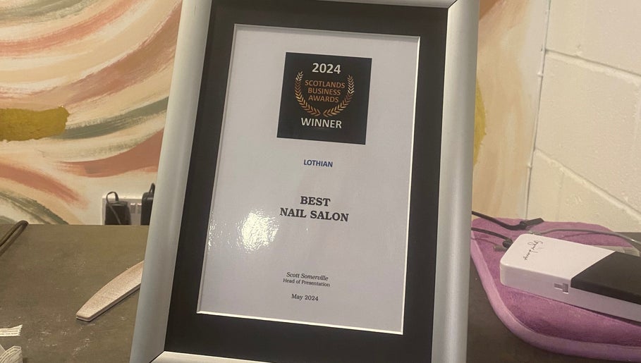 LAnails & beauty in Linlithgow, Scotland, GB, proudly displays its 2024 Best Nail Salon Award.