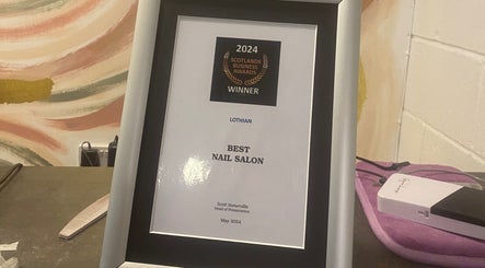 LAnails & beauty in Linlithgow, Scotland, GB, proudly displays its 2024 Best Nail Salon Award.
