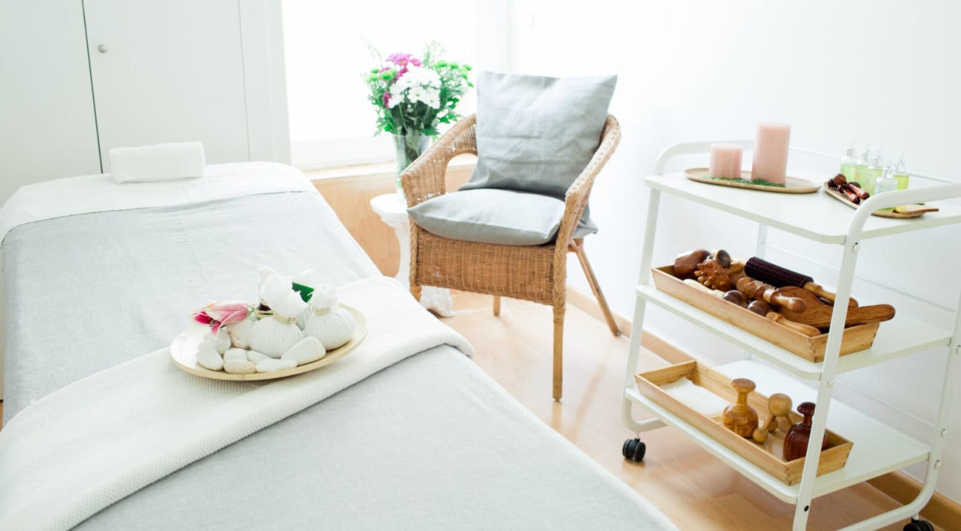 Sala de masajes en Jacky Lopez Centro de Estética, Madrid, Comunidad De Madrid, ES. Ambiente relajante y acogedor.