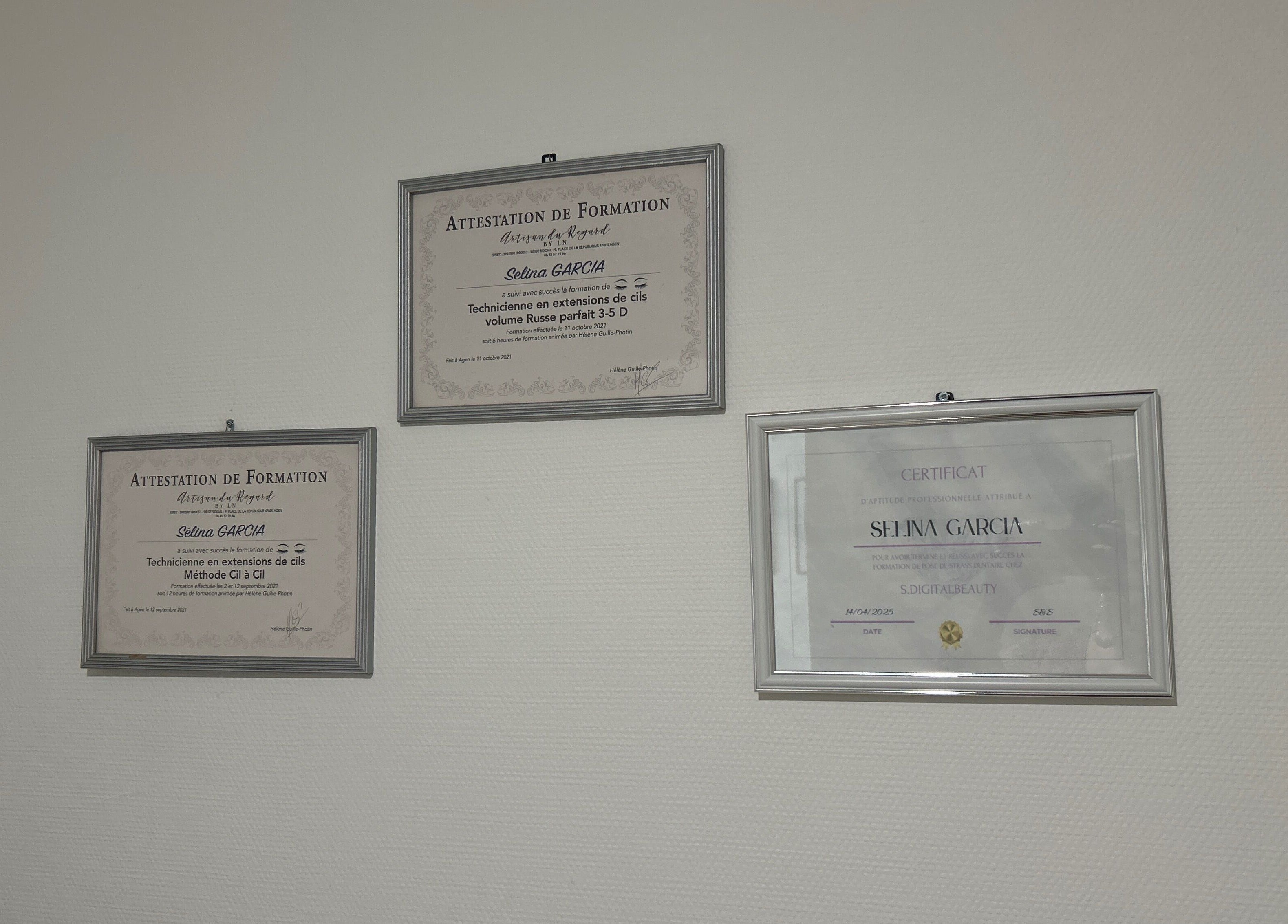 Certificats professionnels au Beauté des yeux, Mont-de-marsan, Nouvelle-aquitaine, FR. Preuve d'expertise.