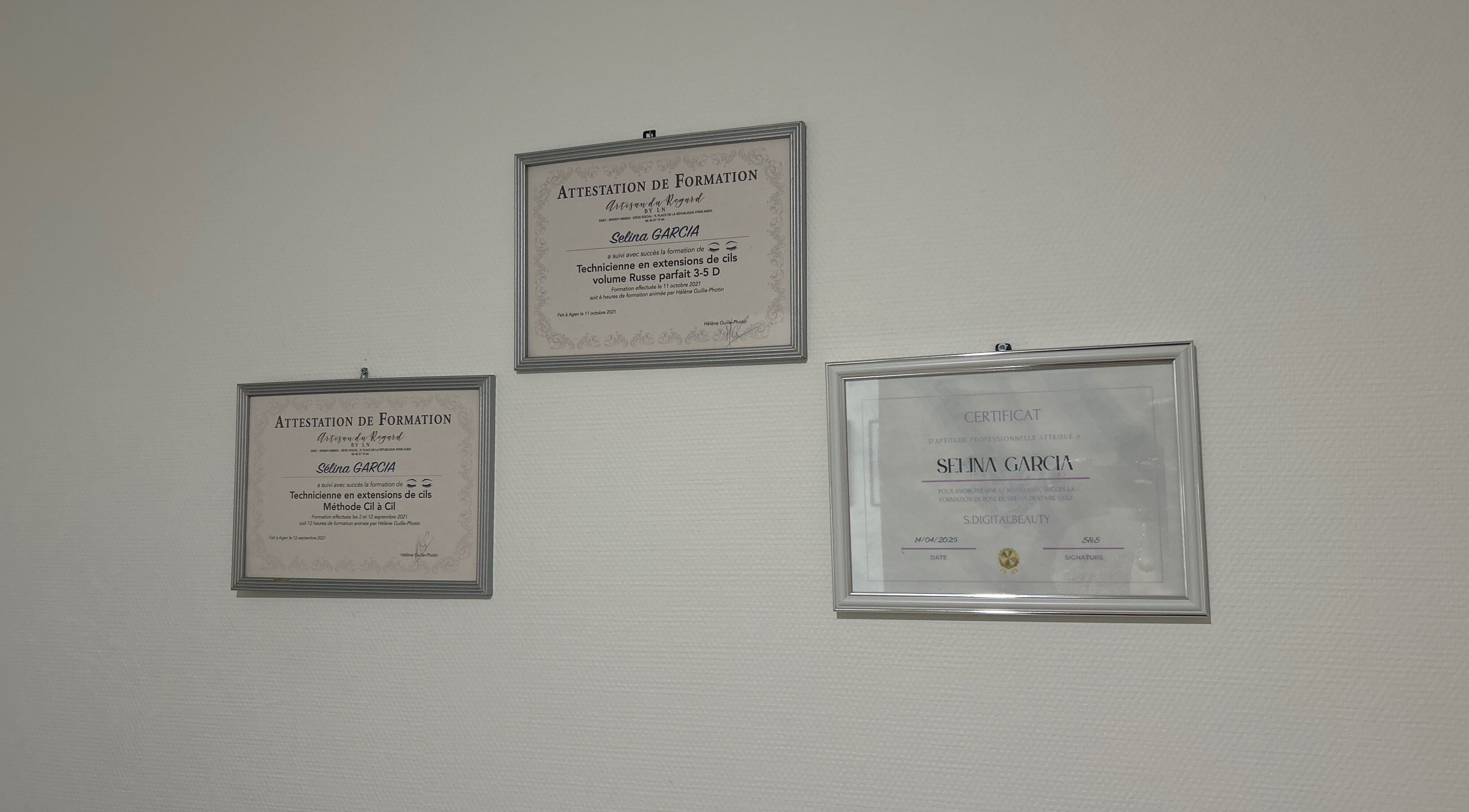 Certificats professionnels au Beauté des yeux, Mont-de-marsan, Nouvelle-aquitaine, FR. Preuve d'expertise.