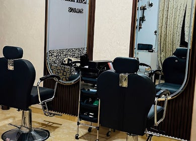 Chic salon chairs at Inakshi Mendis Salons, Negombo, Western Province, LK, offering premium styling services.